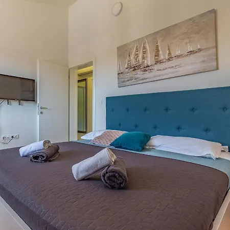 Holiday home Amazing In With Outdoor Swimming Pool Pula