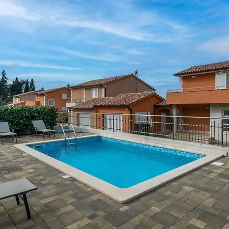 Amazing In With Outdoor Swimming Pool Holiday home