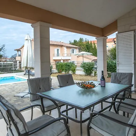 Amazing In With Outdoor Swimming Pool *