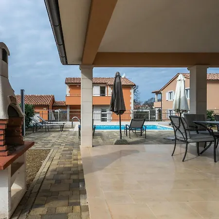 Amazing In With Outdoor Swimming Pool Holiday home